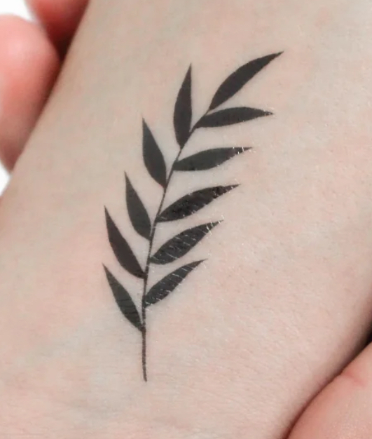 Read more about the article Where Can I Find the Perfect Minimalist Tattoo in Toronto?